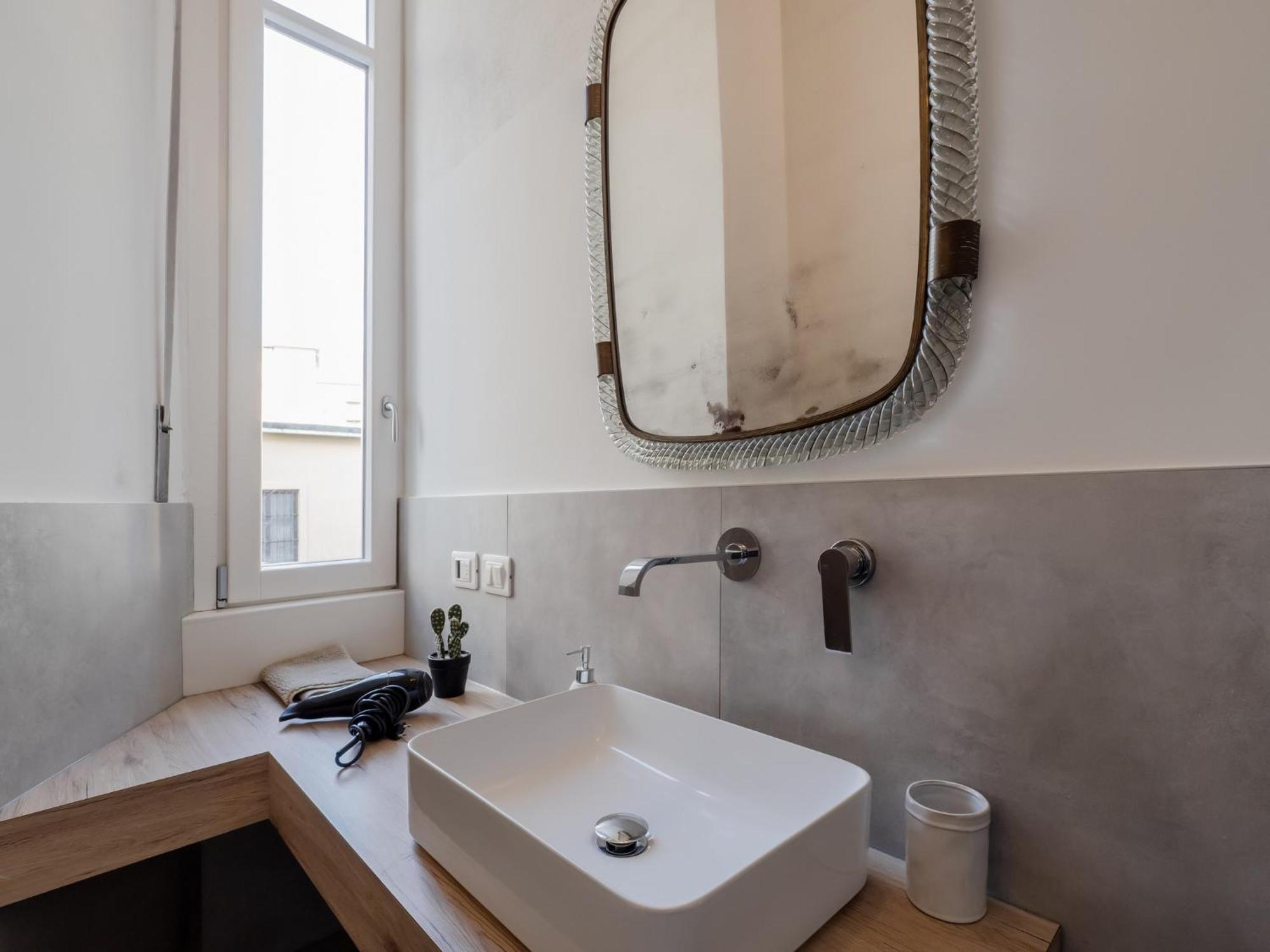 Modern 150m From Turro M1 * Mailand